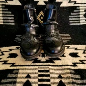 Dr Marten Tina Brogue Chelsea w/ Kiltie